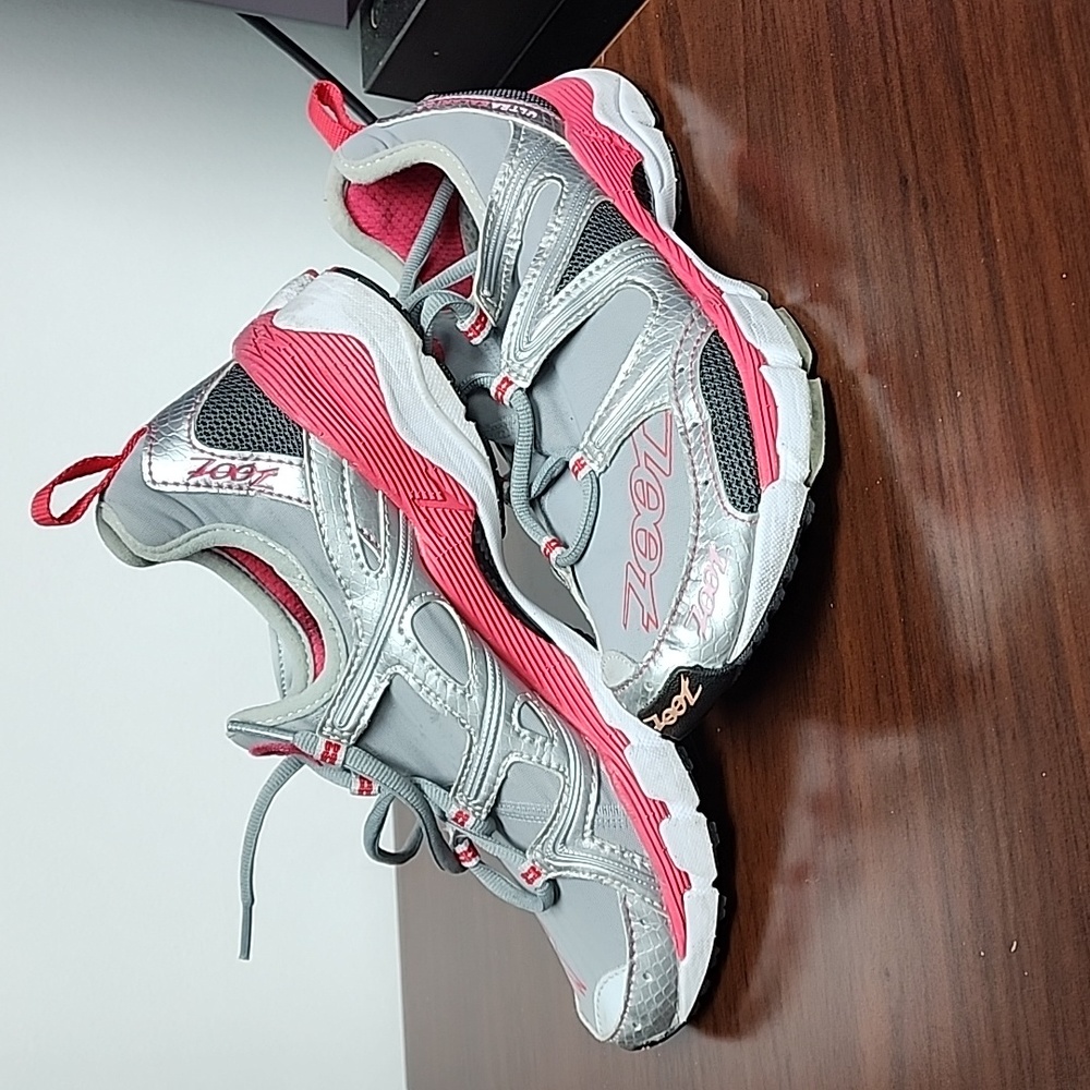 Zoot Ultra Kalani 2.0 6.5 tennis shoes